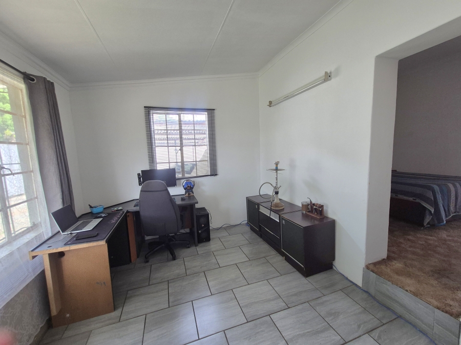 6 Bedroom Property for Sale in Brakpan Central Gauteng