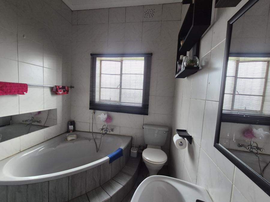 6 Bedroom Property for Sale in Brakpan Central Gauteng