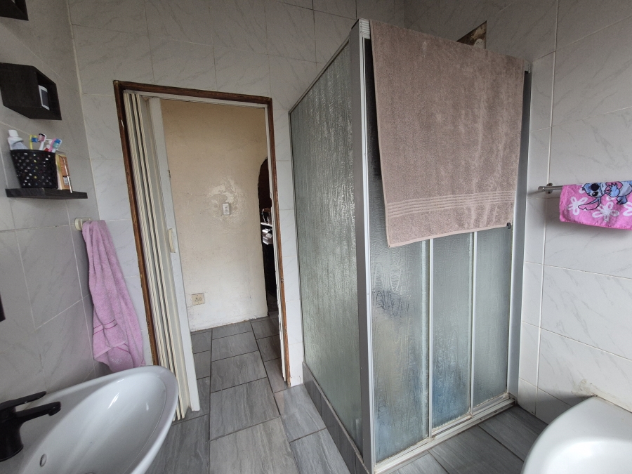 6 Bedroom Property for Sale in Brakpan Central Gauteng