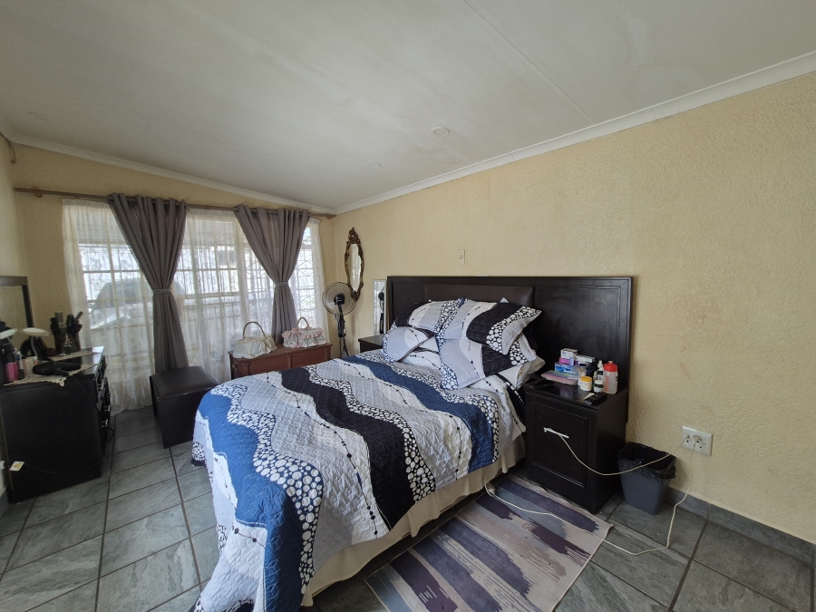 6 Bedroom Property for Sale in Brakpan Central Gauteng