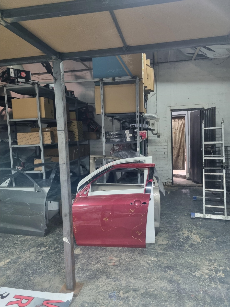 To Let Commercial Property for Rent in Geduld Gauteng