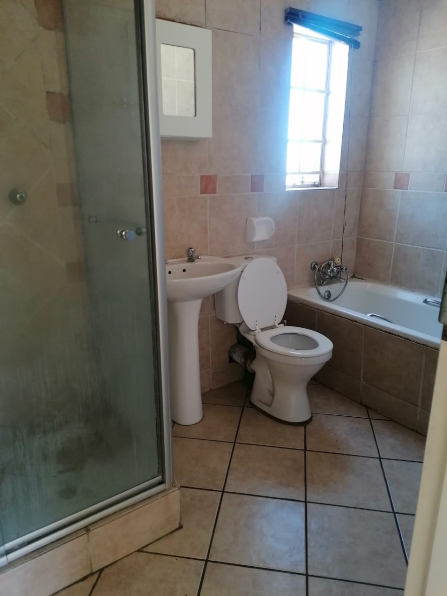 2 Bedroom Property for Sale in Country View Gauteng