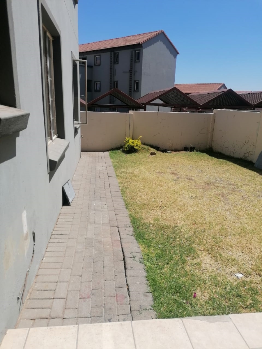 2 Bedroom Property for Sale in Country View Gauteng