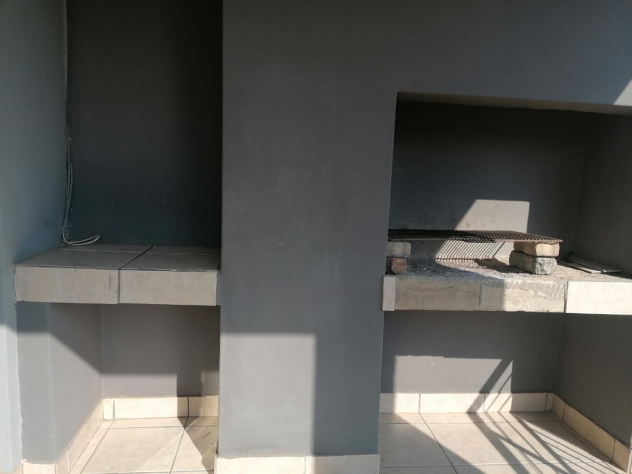 2 Bedroom Property for Sale in Country View Gauteng