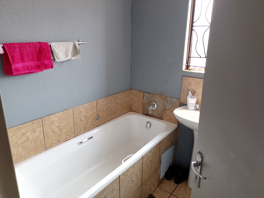 3 Bedroom Property for Sale in Mahube Valley Gauteng