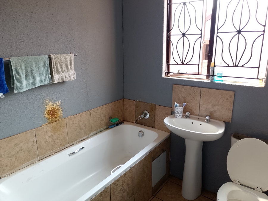 3 Bedroom Property for Sale in Mahube Valley Gauteng