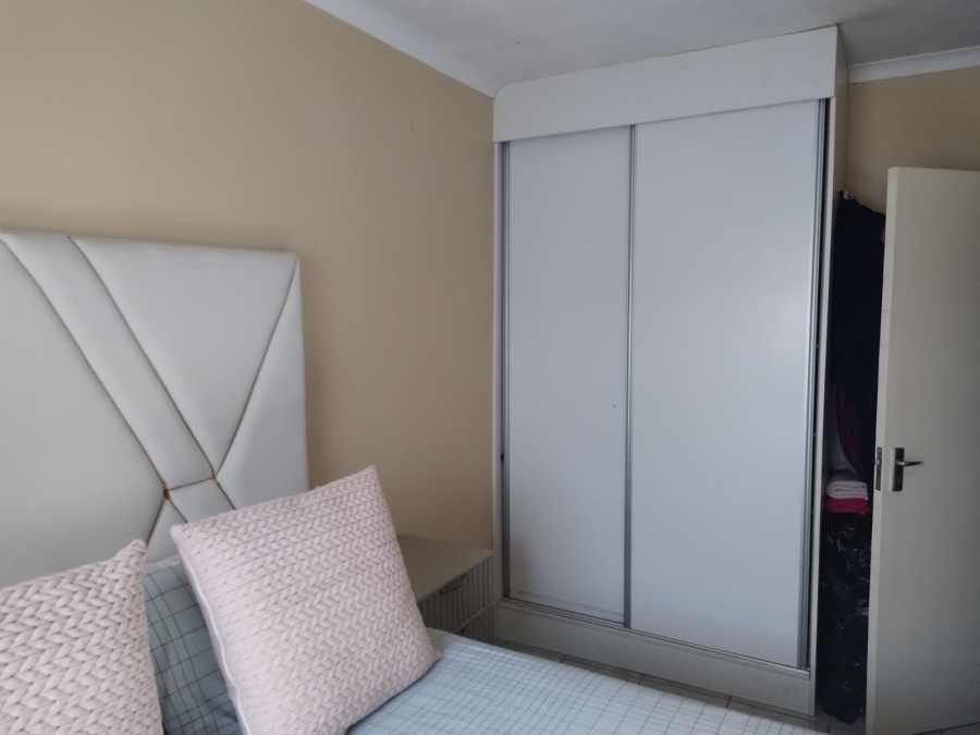 2 Bedroom Property for Sale in Clayville Gauteng