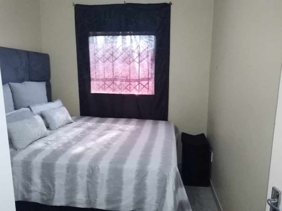 2 Bedroom Property for Sale in Clayville Gauteng