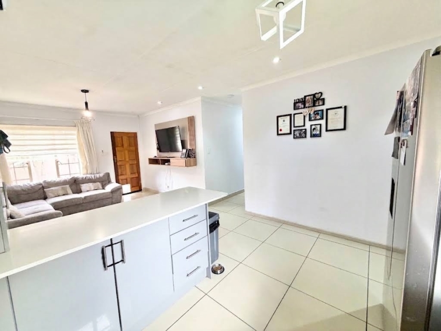 3 Bedroom Property for Sale in Halfway Gardens Gauteng