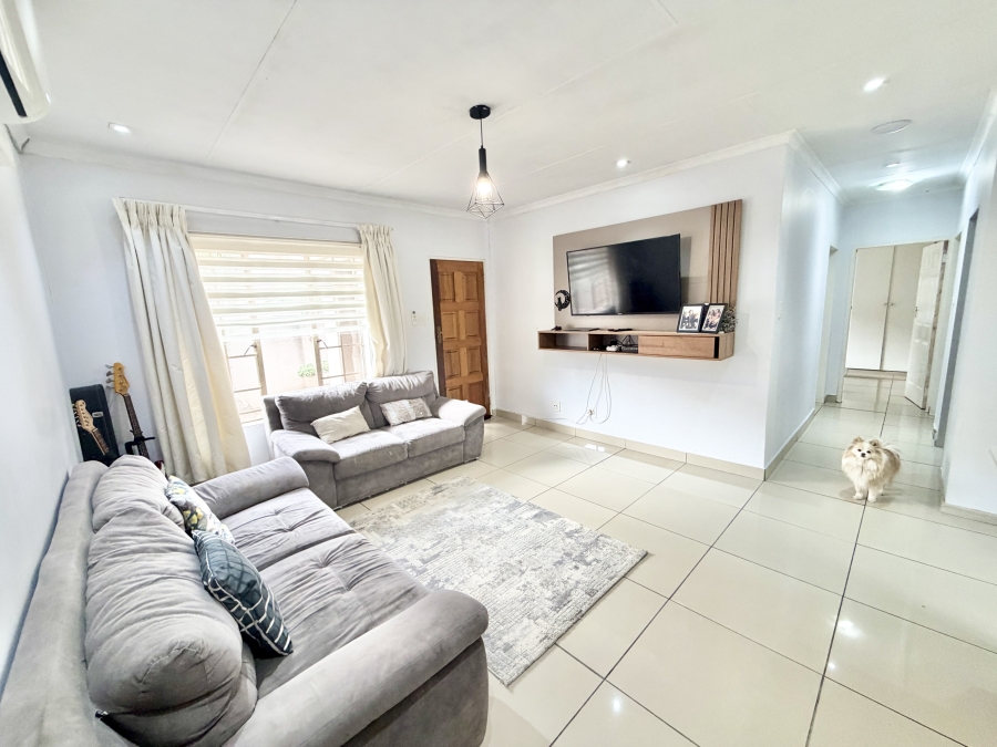 3 Bedroom Property for Sale in Halfway Gardens Gauteng
