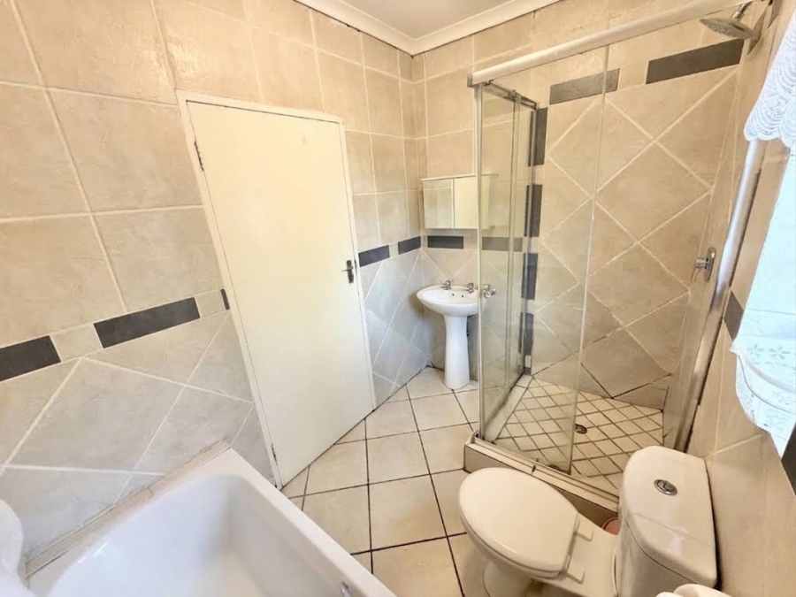 3 Bedroom Property for Sale in Halfway Gardens Gauteng