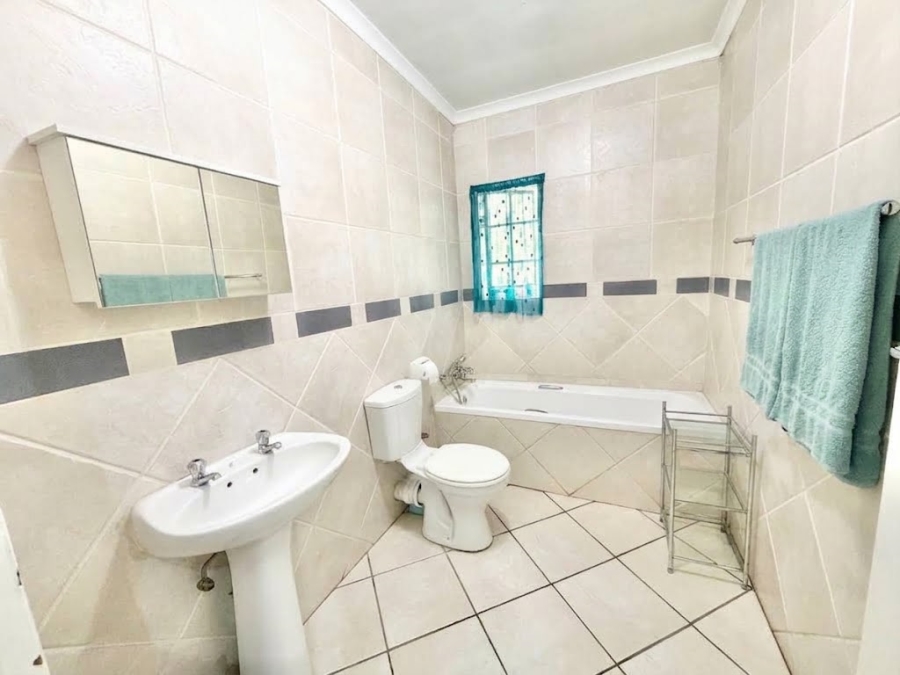 3 Bedroom Property for Sale in Halfway Gardens Gauteng