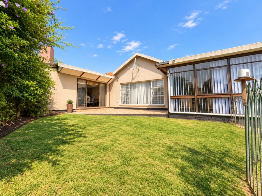 6 Bedroom Property for Sale in Greenhills Gauteng