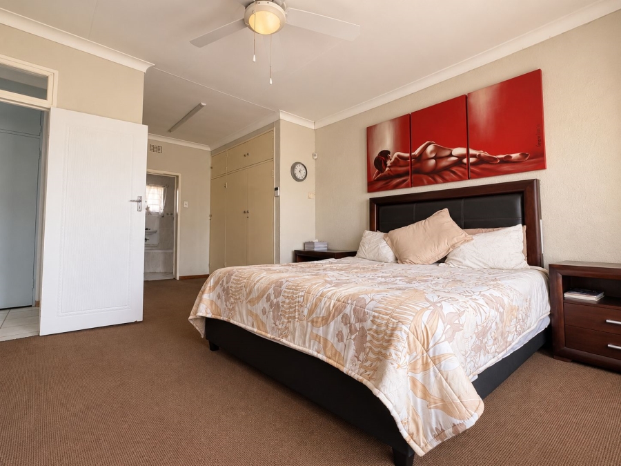 6 Bedroom Property for Sale in Greenhills Gauteng