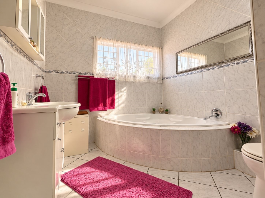 6 Bedroom Property for Sale in Greenhills Gauteng