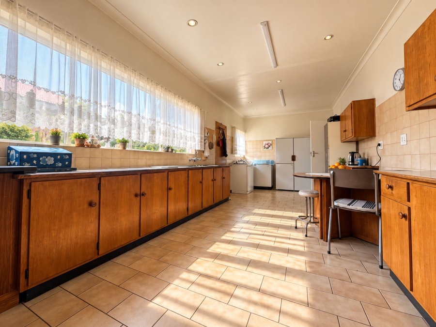 6 Bedroom Property for Sale in Greenhills Gauteng