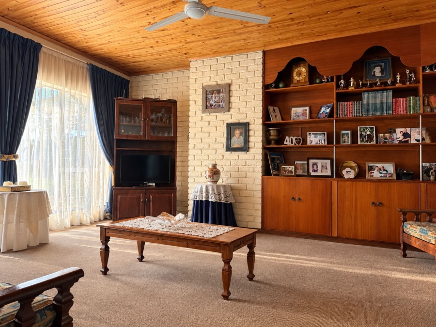 6 Bedroom Property for Sale in Greenhills Gauteng
