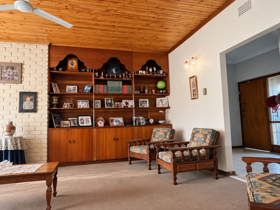 6 Bedroom Property for Sale in Greenhills Gauteng