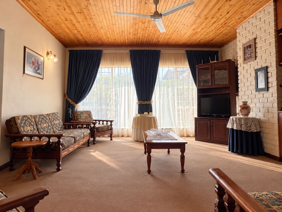 6 Bedroom Property for Sale in Greenhills Gauteng