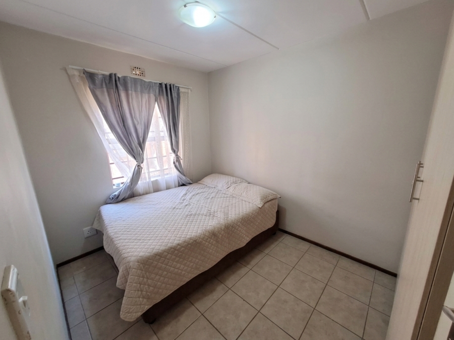 2 Bedroom Property for Sale in Erand Gardens Gauteng