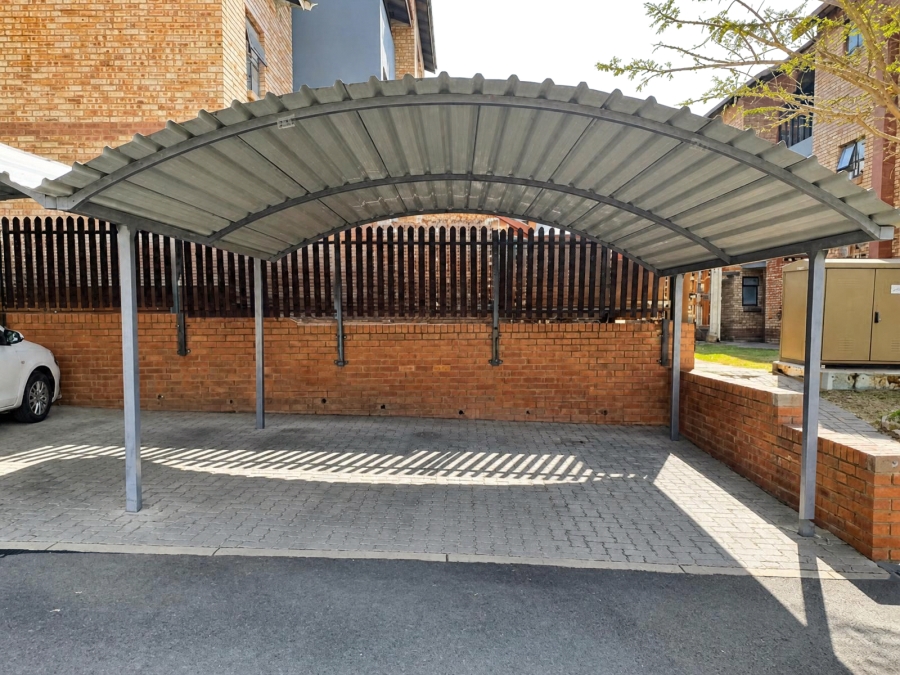 2 Bedroom Property for Sale in Erand Gardens Gauteng