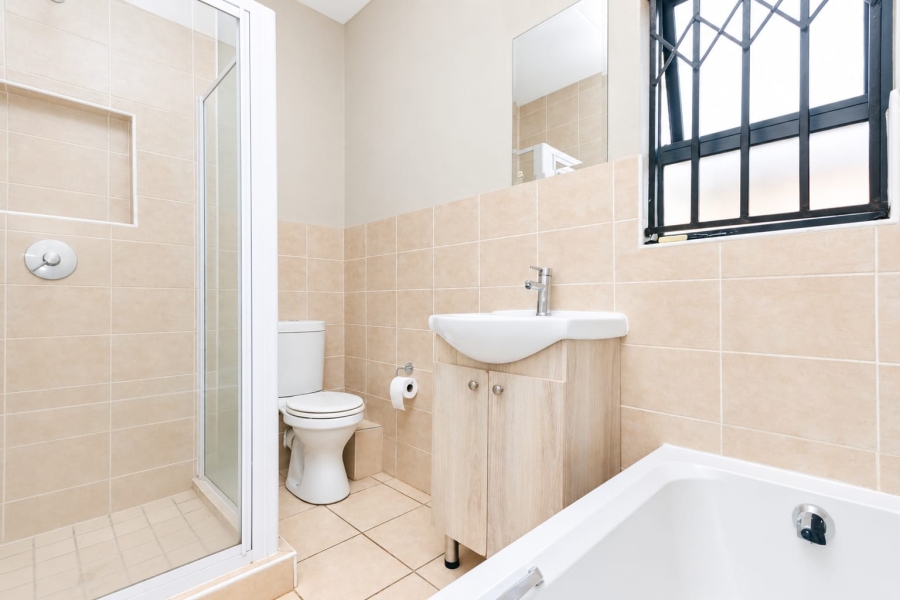 3 Bedroom Property for Sale in Wilgeheuwel Gauteng