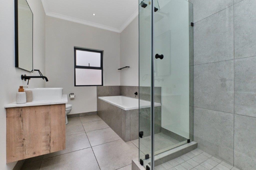 4 Bedroom Property for Sale in Bryanston Gauteng