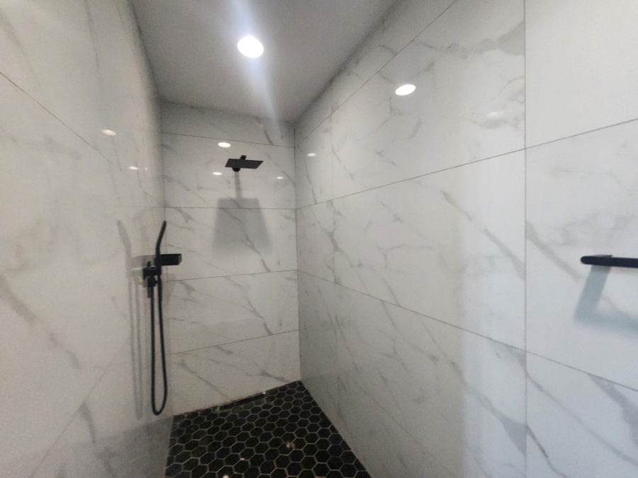 To Let Commercial Property for Rent in Wierda Valley Gauteng