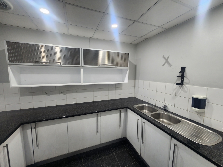 To Let Commercial Property for Rent in Wierda Valley Gauteng