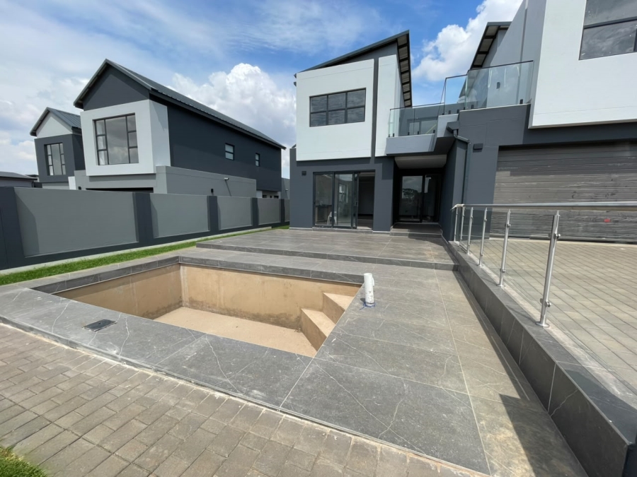 4 Bedroom Property for Sale in Fountainbrook Estate Gauteng