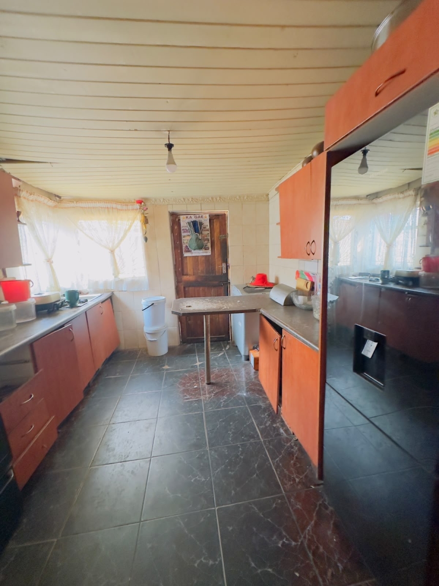 6 Bedroom Property for Sale in Ivory Park Gauteng