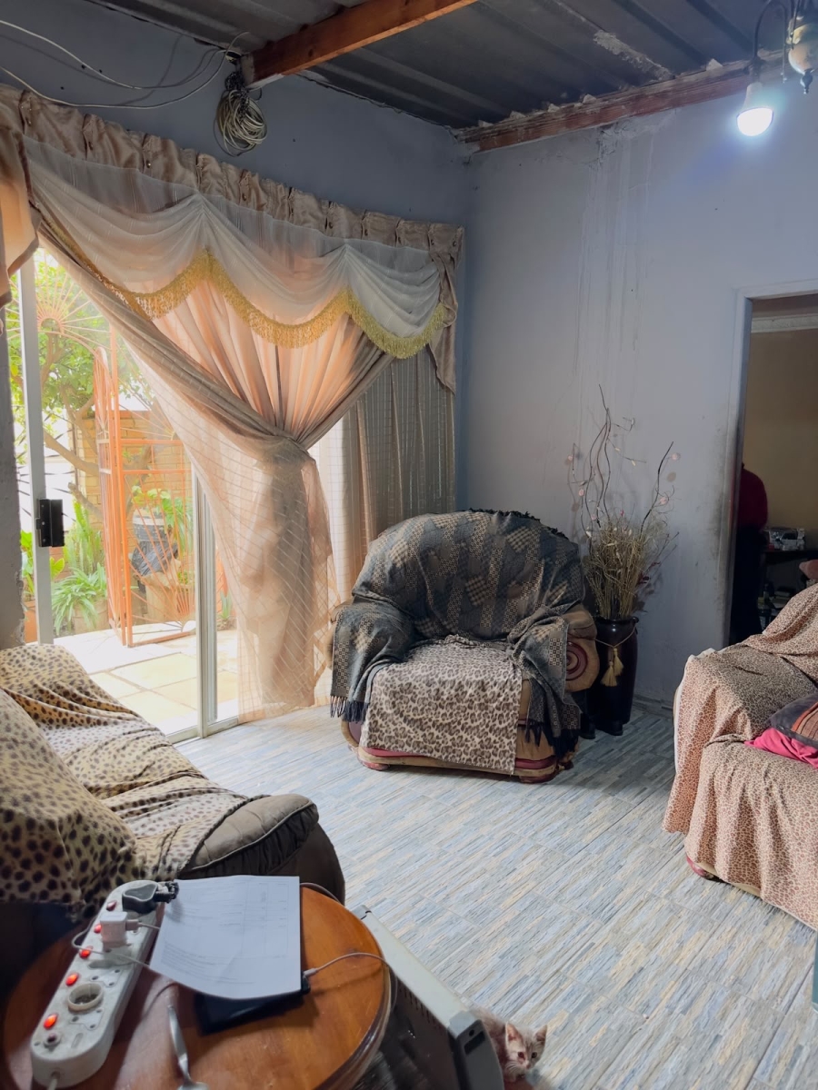 6 Bedroom Property for Sale in Ivory Park Gauteng