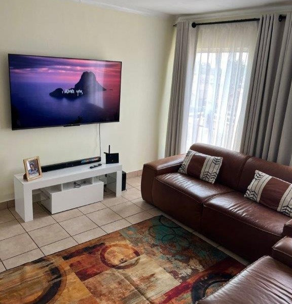 2 Bedroom Property for Sale in The Orchards Gauteng