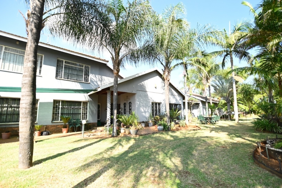 5 Bedroom Property for Sale in Theresa Park Gauteng