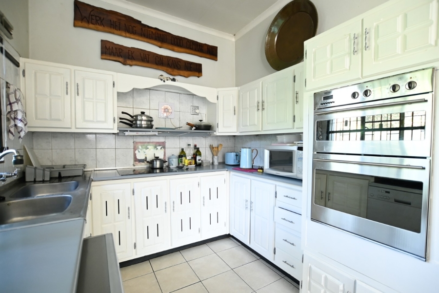 5 Bedroom Property for Sale in Theresa Park Gauteng