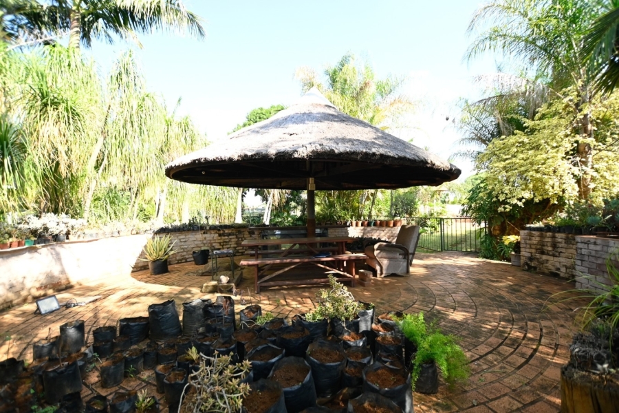 5 Bedroom Property for Sale in Theresa Park Gauteng