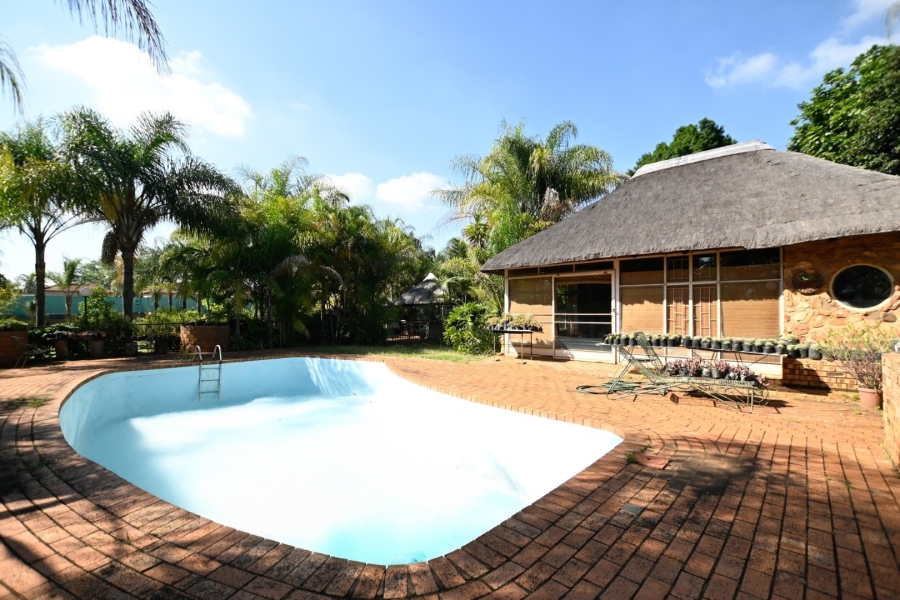 5 Bedroom Property for Sale in Theresa Park Gauteng