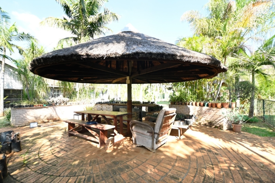 5 Bedroom Property for Sale in Theresa Park Gauteng