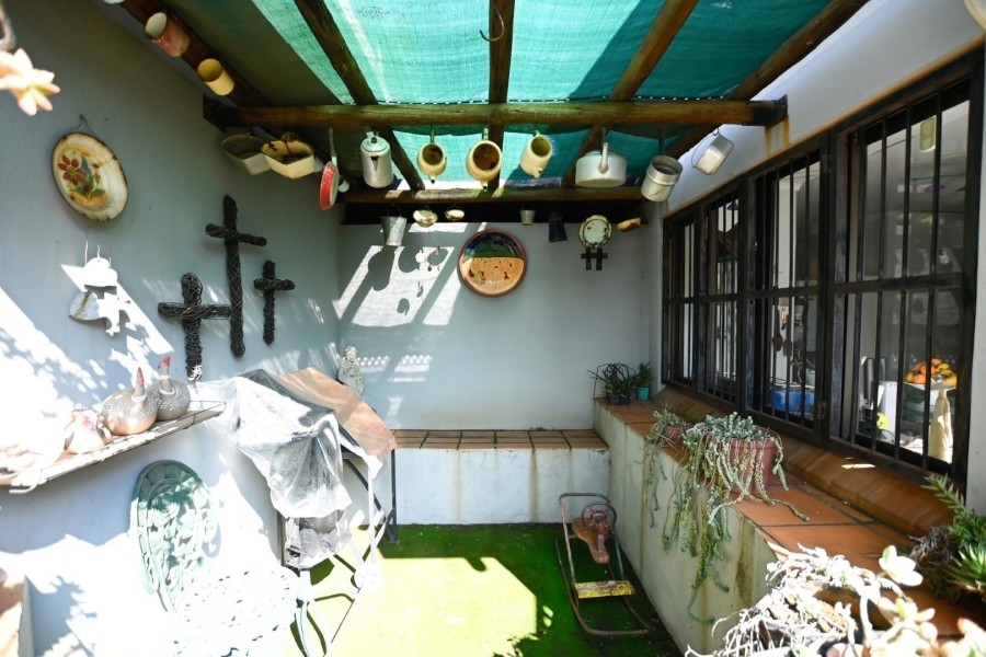 5 Bedroom Property for Sale in Theresa Park Gauteng
