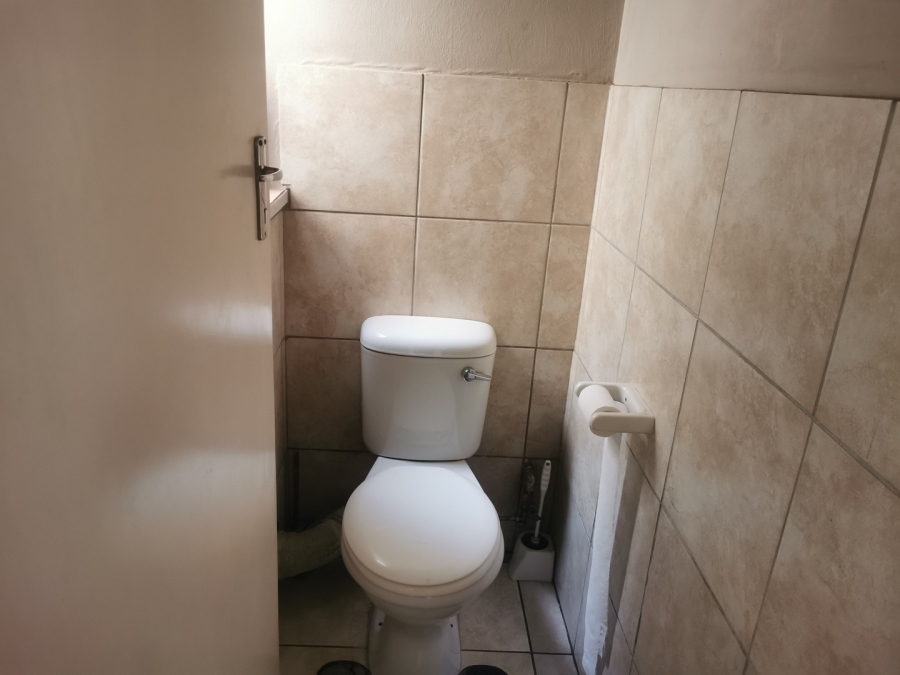 2 Bedroom Property for Sale in Wychwood Gauteng