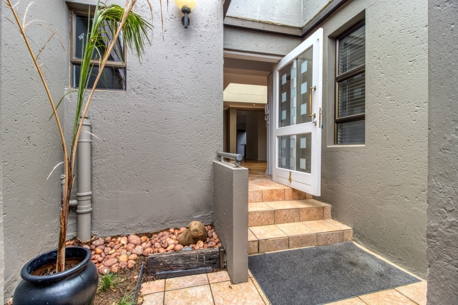 4 Bedroom Property for Sale in Fourways Gardens Gauteng