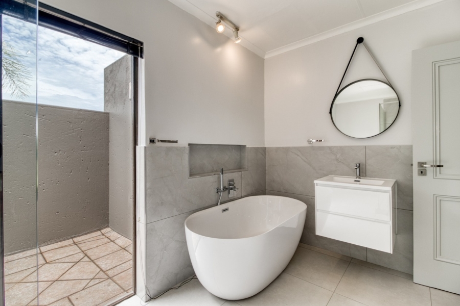 4 Bedroom Property for Sale in Fourways Gardens Gauteng