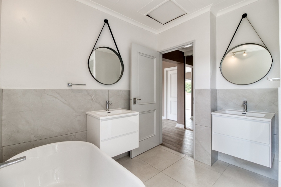 4 Bedroom Property for Sale in Fourways Gardens Gauteng