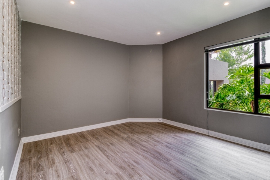 4 Bedroom Property for Sale in Fourways Gardens Gauteng