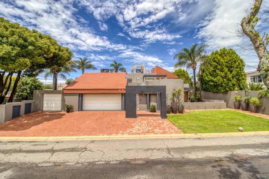 4 Bedroom Property for Sale in Fourways Gardens Gauteng