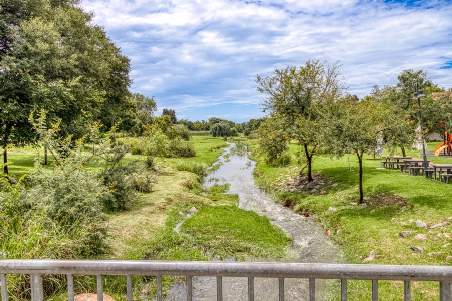 4 Bedroom Property for Sale in Fourways Gardens Gauteng