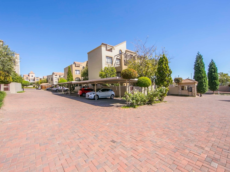 To Let 1 Bedroom Property for Rent in Lonehill Gauteng