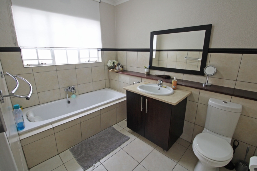 To Let 3 Bedroom Property for Rent in Epsom Downs Gauteng