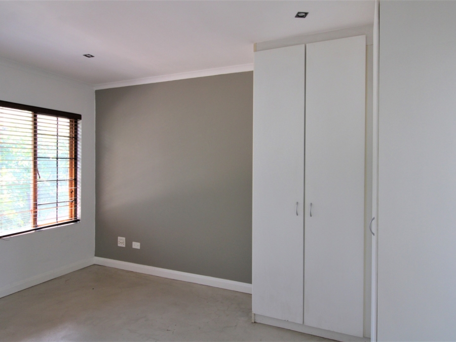 To Let 2 Bedroom Property for Rent in Bryanston Gauteng