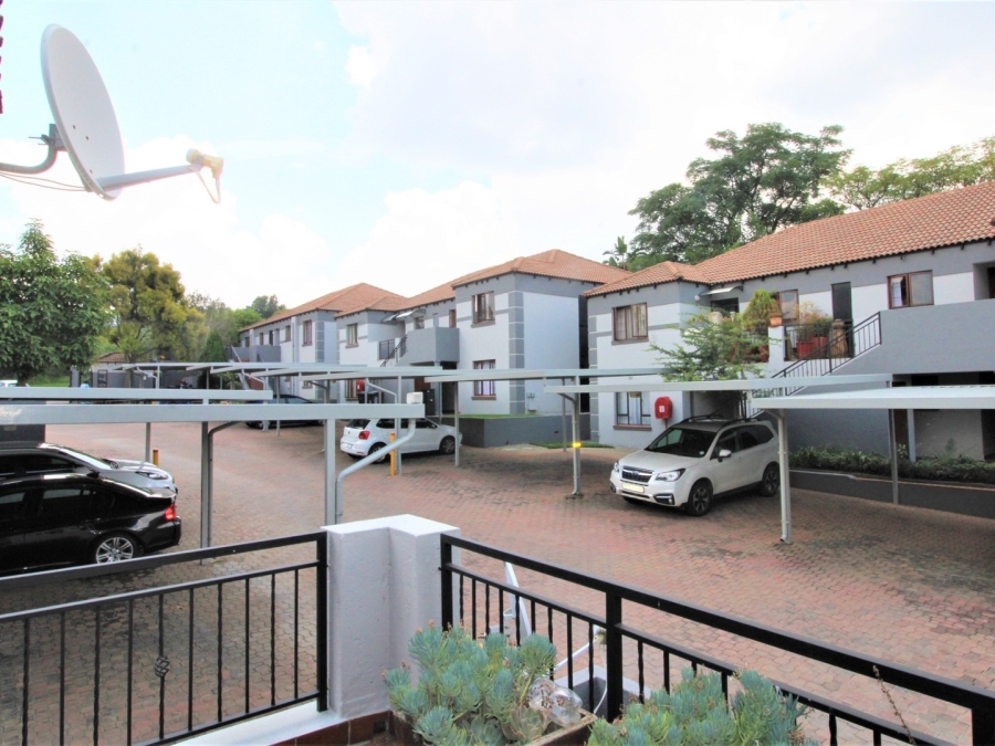 To Let 2 Bedroom Property for Rent in Bryanston Gauteng